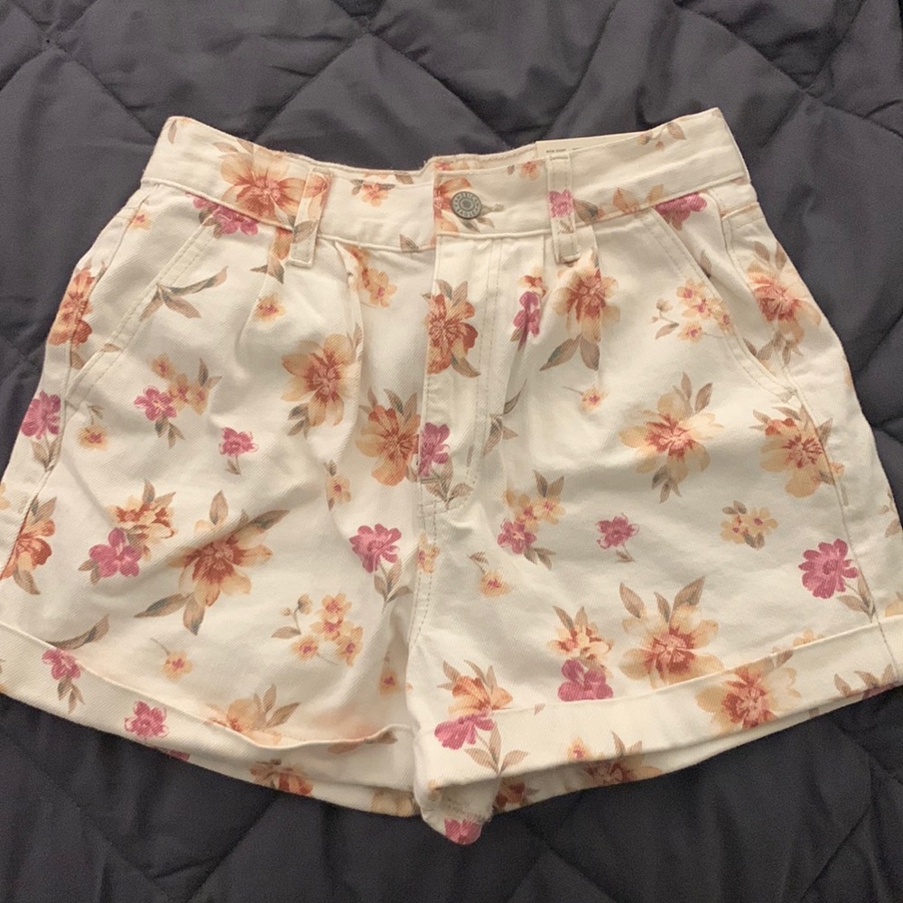 NWT American eagle flower short